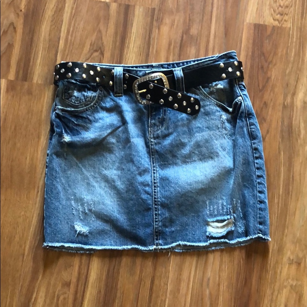 Stressed mini skirt